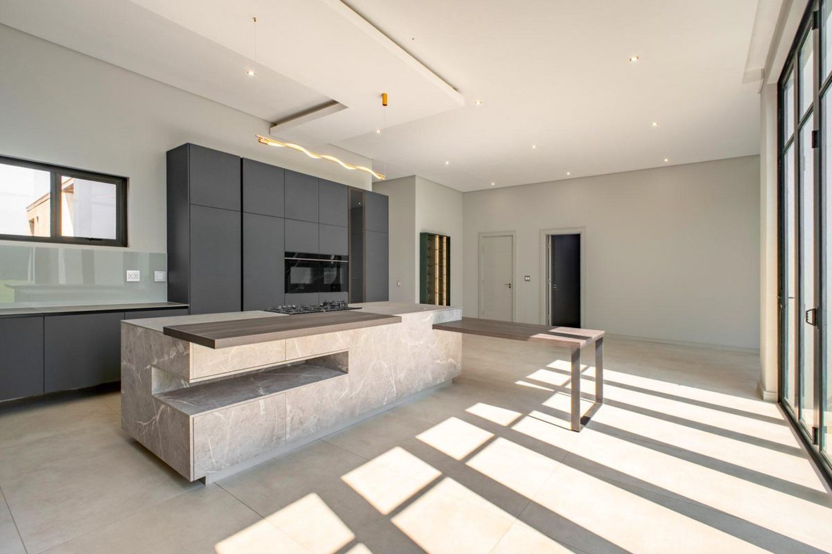 Brand-New Five-Bedroom Masterpiece For Sale in Waterfall Country Estate - Photo 3