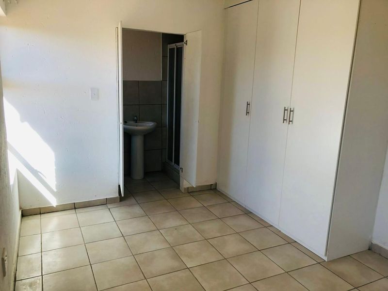 Move In and Start Living - Photo 7