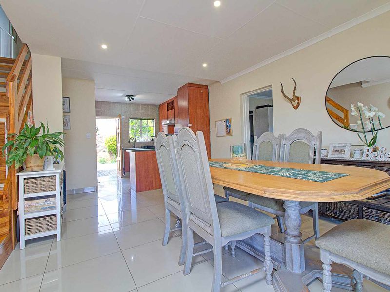 Exquisite Townhouse on a Charming Corner Lot* - Photo 2