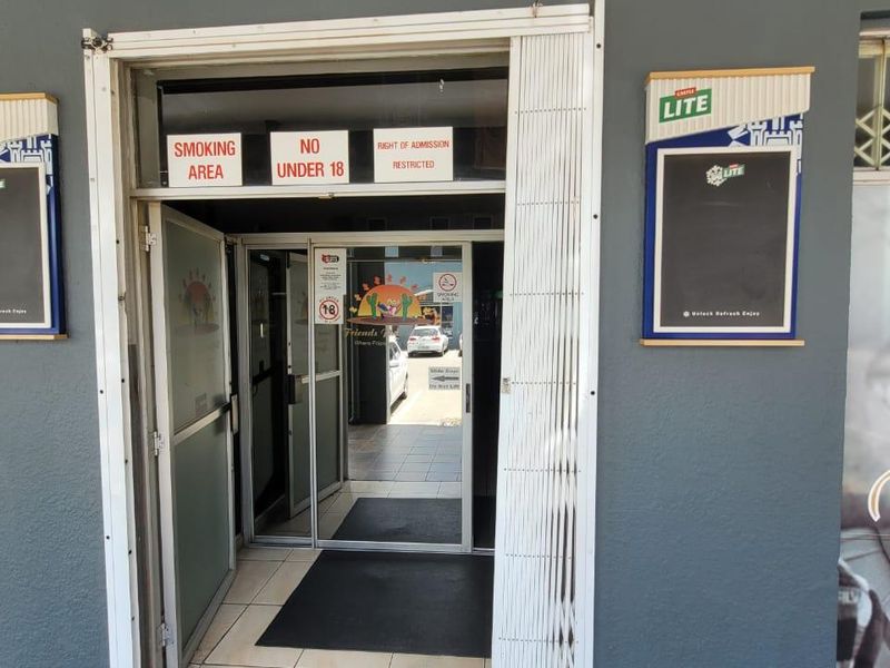 OWN YOUR OWN PUB AND GRILL WITH GREAT POTENSIAL.  LARGE FLOOR SPACE. - Photo 2