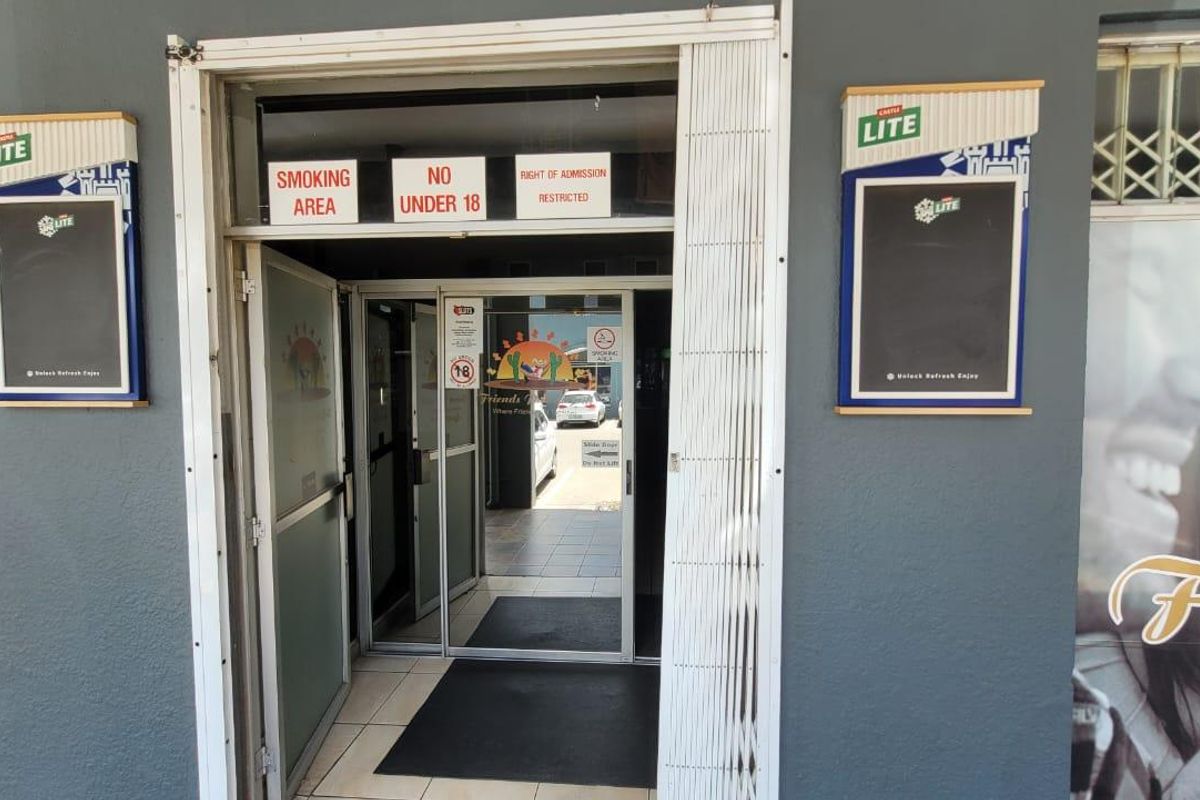 OWN YOUR OWN PUB AND GRILL WITH GREAT POTENSIAL.  LARGE FLOOR SPACE. - Photo 2