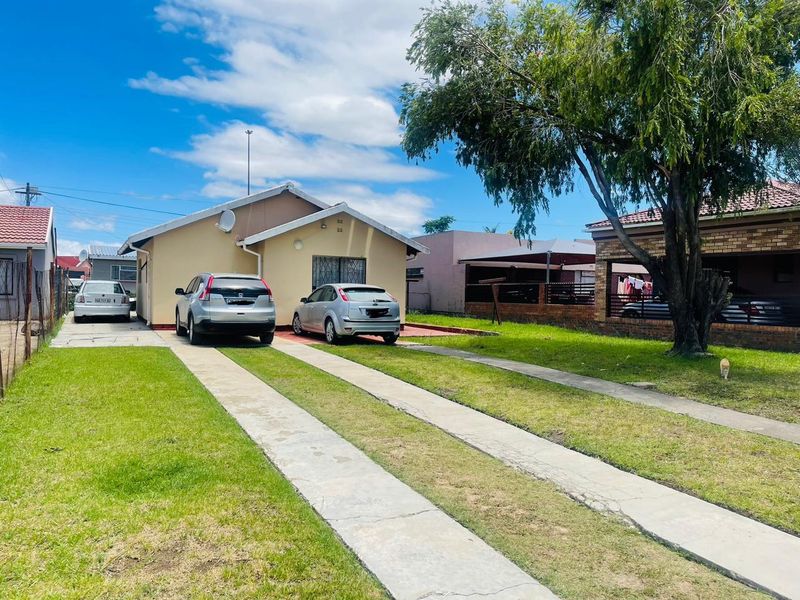 2 Bedroom House for Sale - Photo 3