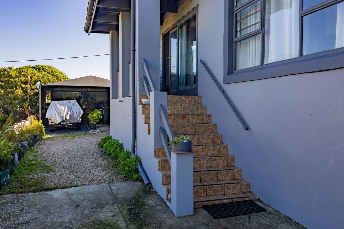 Family-sized Home in De Kelders - Photo 4