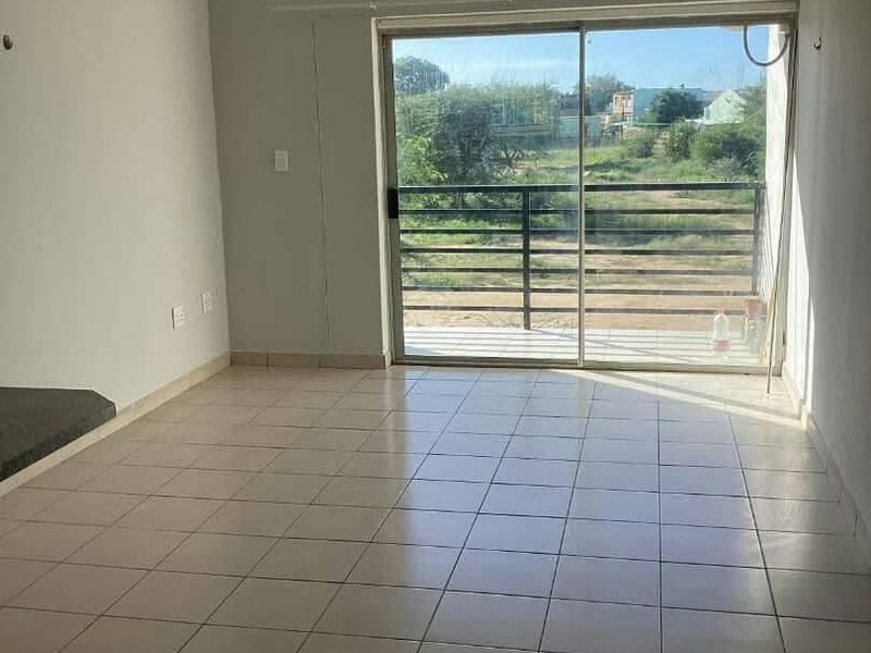 Emanuel Court: Open-Plan Living at N$ 570,000 - Photo 2