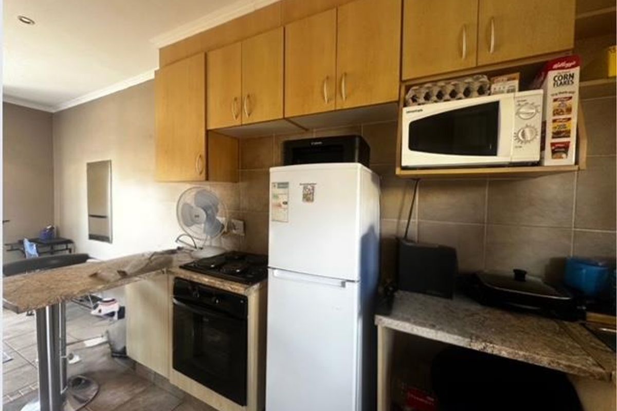 Bachelor Flat in Secure Lifestyle Estate - Exceptional Investment Opportunity - Photo 2