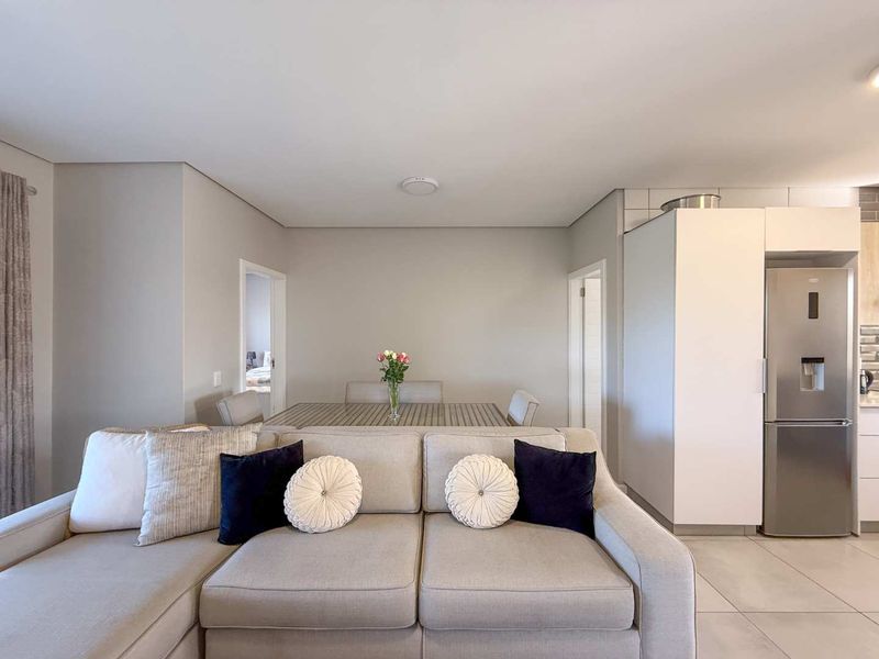 Spacious Apartment in Manor Estate - Photo 5