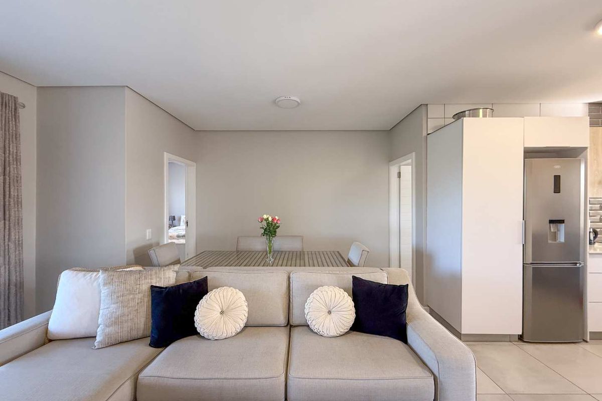 Spacious Apartment in Manor Estate - Photo 5