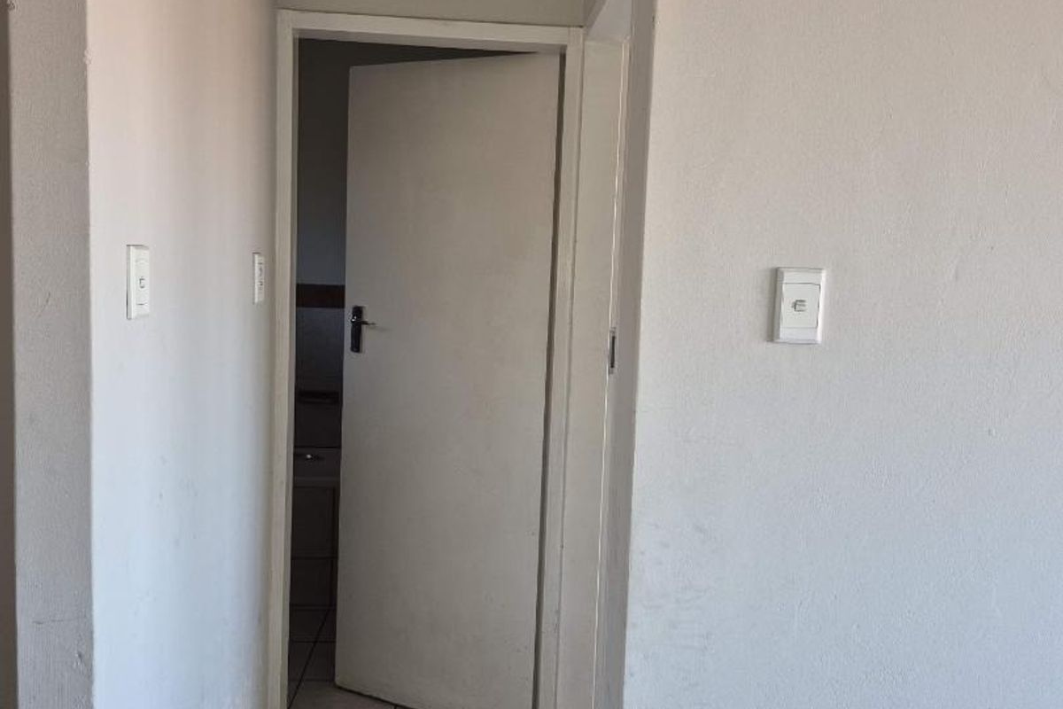 1 Bedroom apartment to rent in Kempton Park - Photo 5