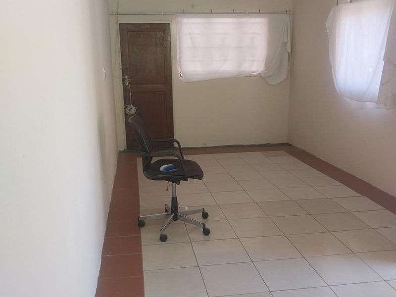 Spacious 1 Bedroom Cottage in Robertsham. - Photo 6