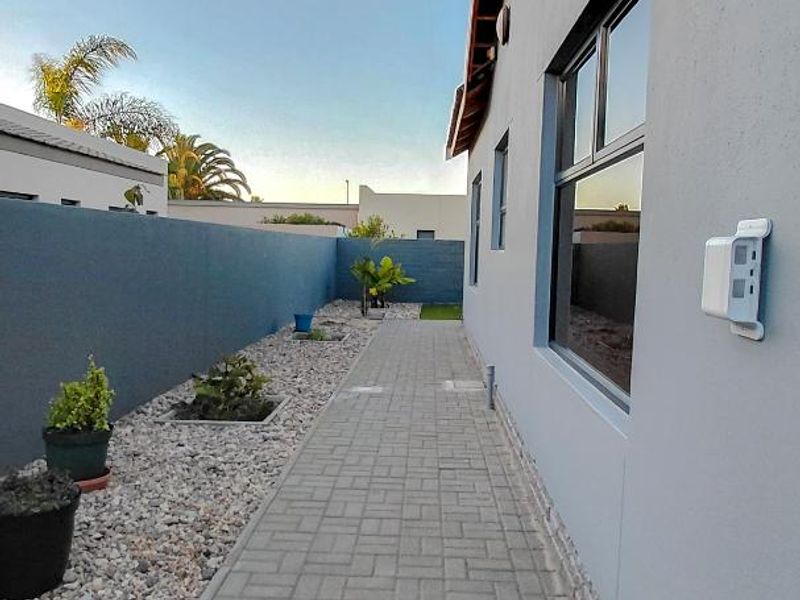 Beautiful Family Home For Sale in Kramersdorf, Swakopmund - Photo 6