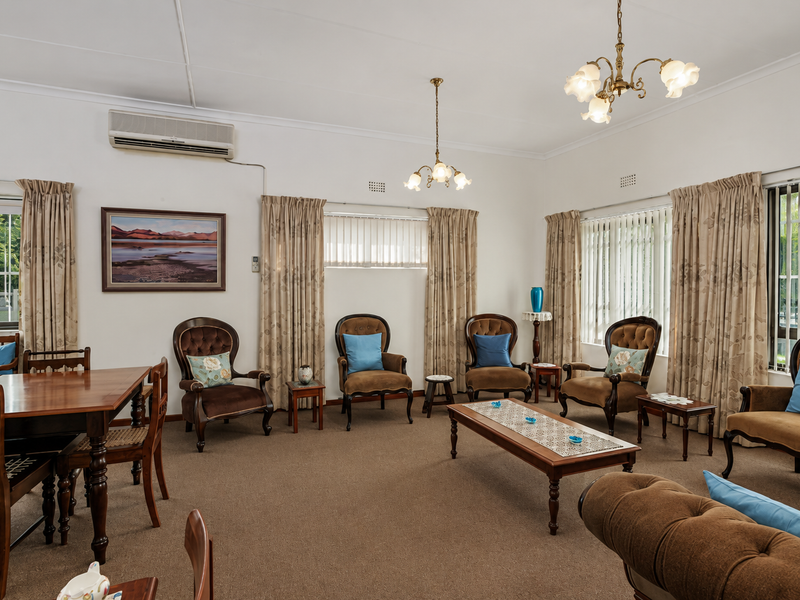 Dual living located in a quiet Cul-de-sac - Photo 5