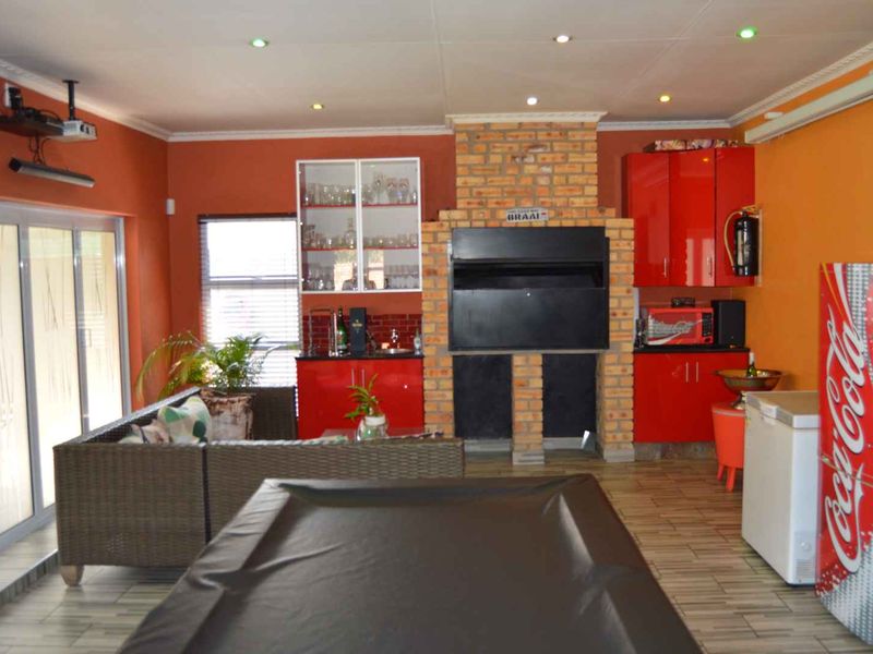 Modern 4 Bedroom Home For Sale in Brackendowns - Photo 8