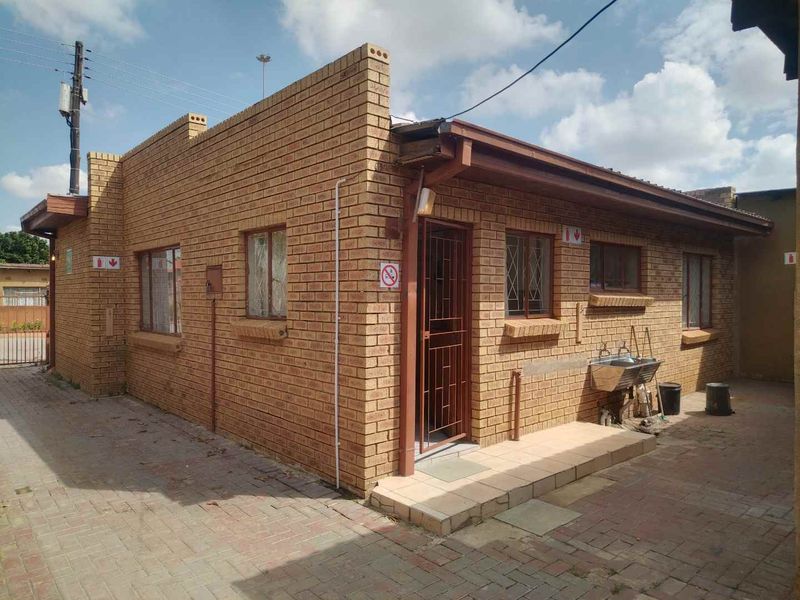 Investment Property for sale in Soshanguve F - Photo 2