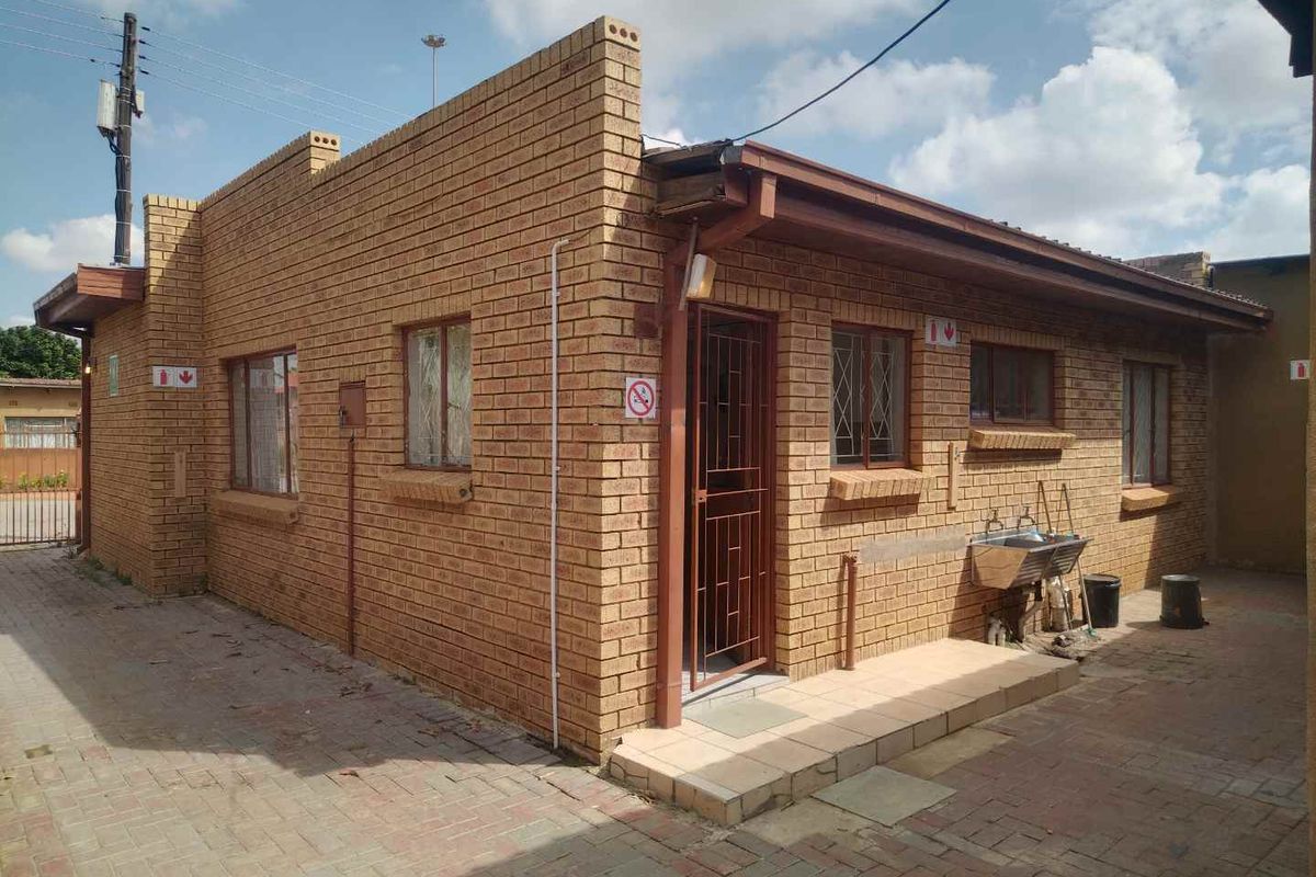 Investment Property for sale in Soshanguve F - Photo 2