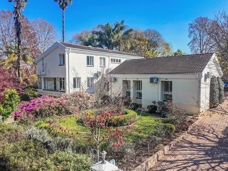 Stately Family Home with Separate Cottage in Greendale, Howick - Photo 1