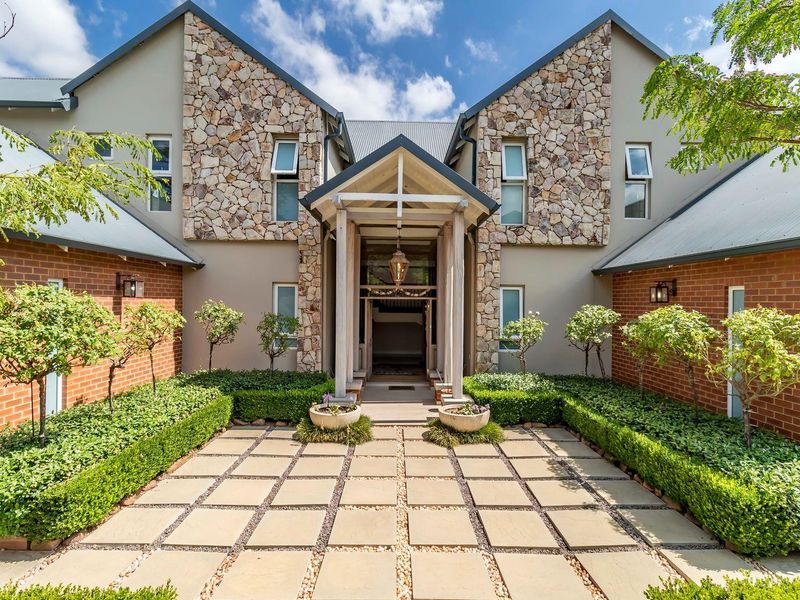 A Masterpiece of Country Living with Contemporary Luxury - Photo 3