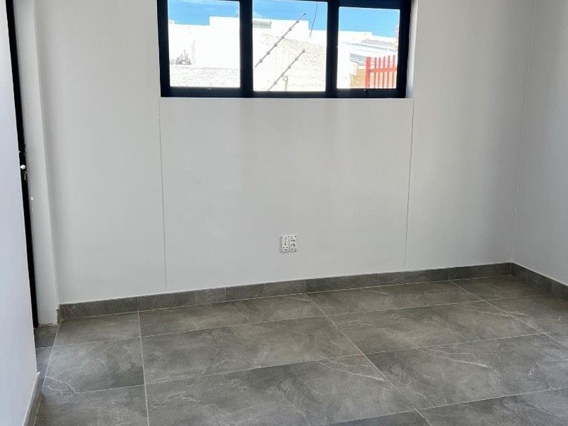 Modern property newly build - Photo 7