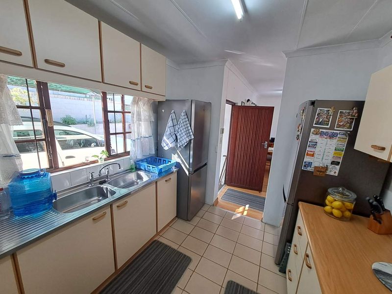 3 Bedroom Townhouse For Sale in Malvern - Photo 6