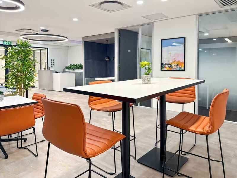 Flexible workspace in Regus Waterside - Photo 3