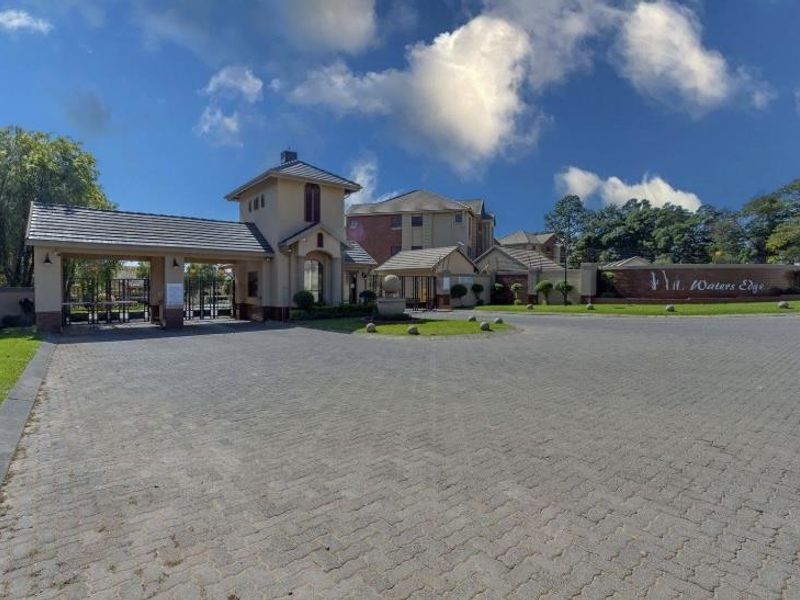 Beautiful 2 bedroom apartment calling your name - Photo 2