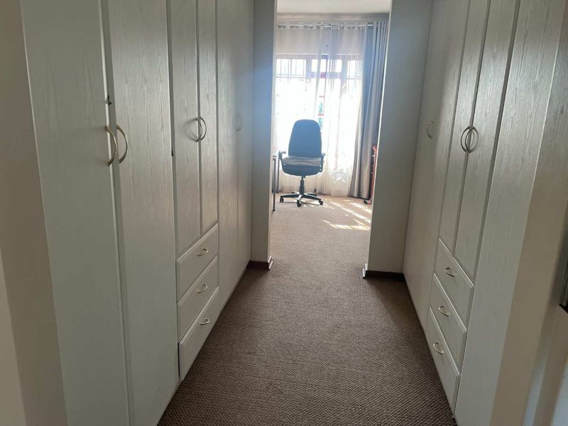 FOR RENT - FULLY FURNISHED FREE-STANDING HOME - Photo 8