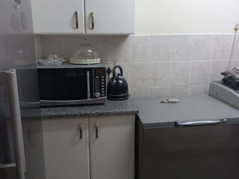 Cozy, Comfortable & Easy Living! - Photo 4