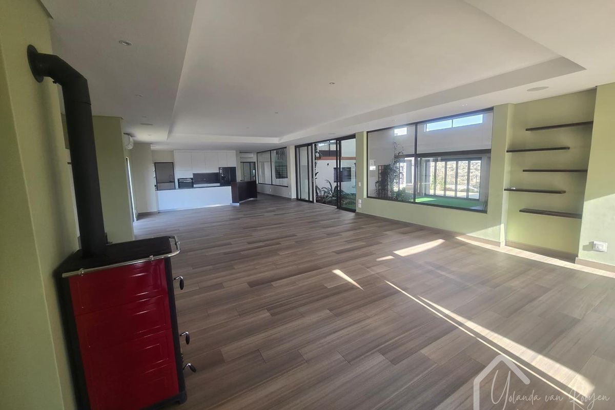 !!️UNMATCHED ELEGANCE UNDER ONE ROOF!!️ - Photo 3