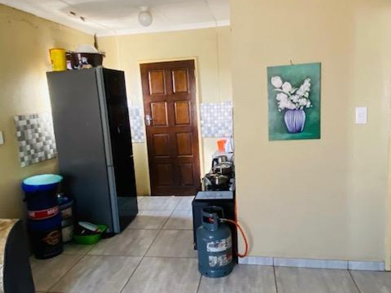 A Perfect Starter Home In Windmill park - Photo 6