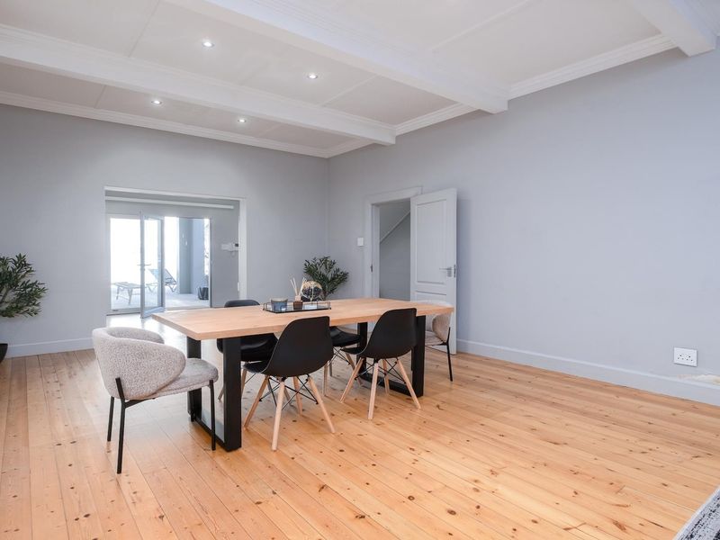 Spacious Family Home & Development Opportunity in Bantry Bay - Photo 6