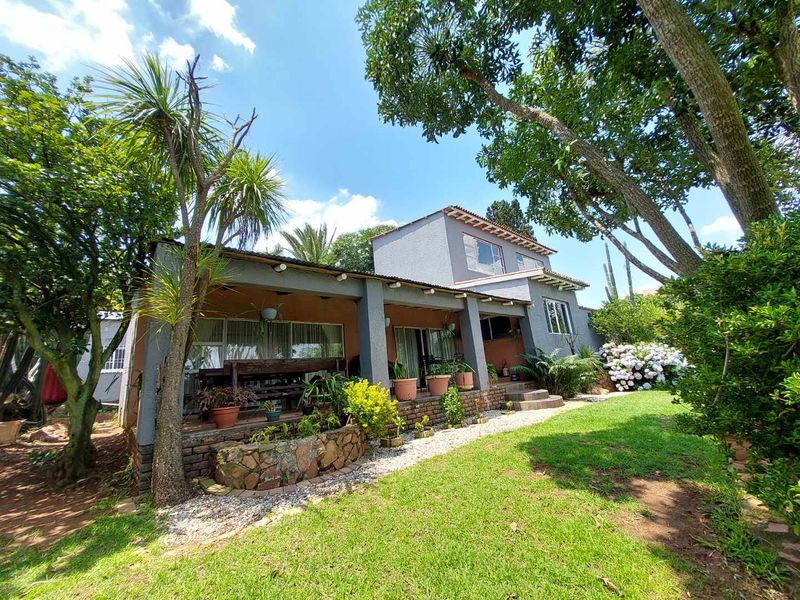 3 BEDROOM HOUSE WITH COTTAGE FOR SALE IN NORTHCLIFF - Photo 2