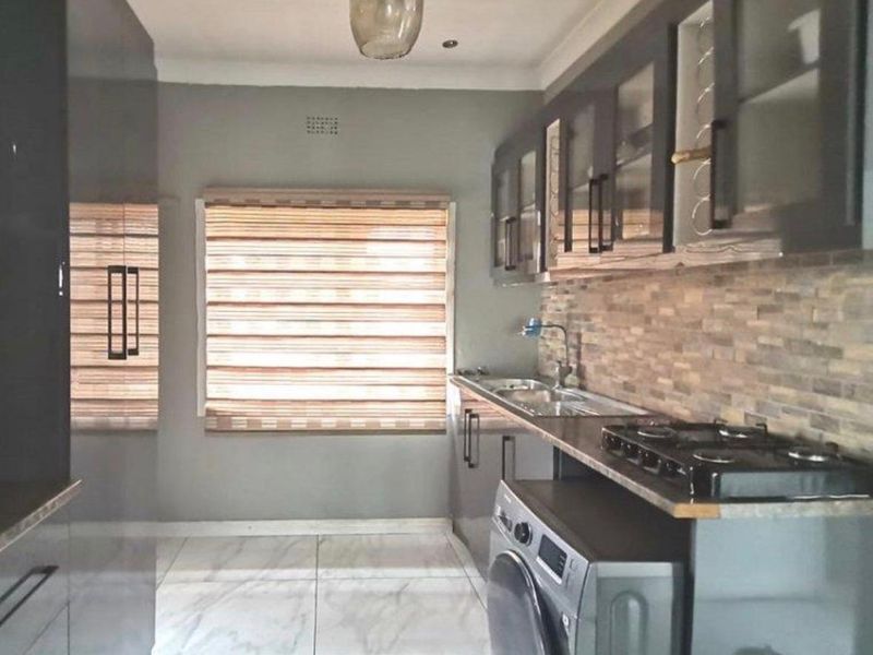 Spacious Apartment in safe area. - Photo 4
