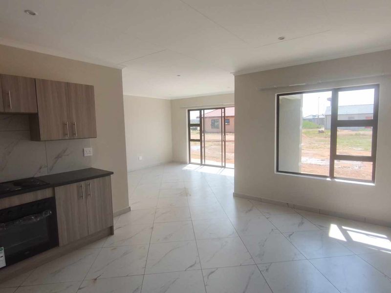 OWN YOUR BRAND NEW FULL TITLE HOME FROM AS LITTLE AS R7 500PM - Photo 8