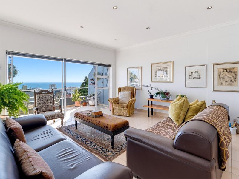 Ocean Views, Rooftop Entertaining & Secure Living in the Heart of Sea Point - Photo 2
