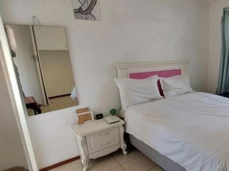 Modern 2-Bedroom Townhouse for Sale in Santa Fe, Bromhof - Photo 3