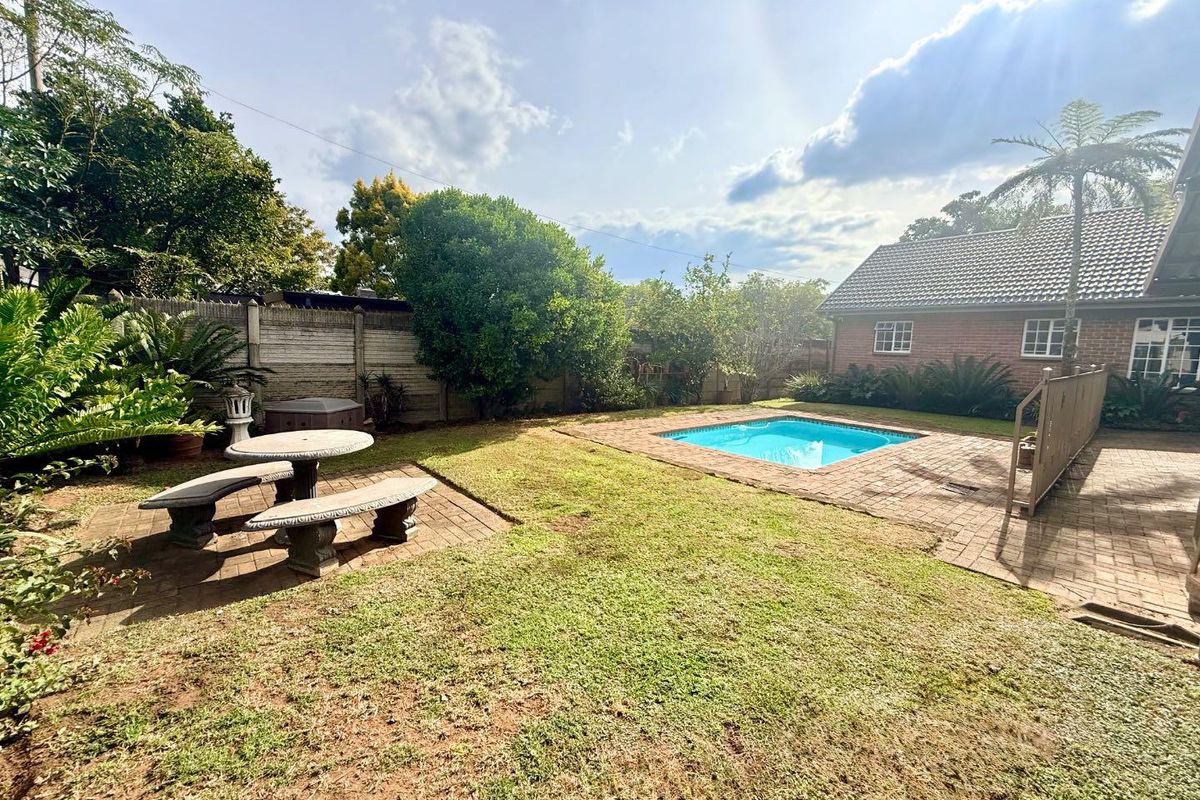Beautiful 4 Bedroom house for sale in vryheid - Photo 5