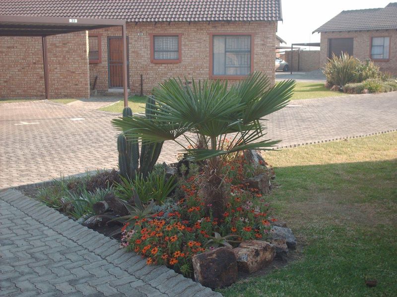 Two Bedroom Townhouse Riversdale Meyerton. - Photo 3