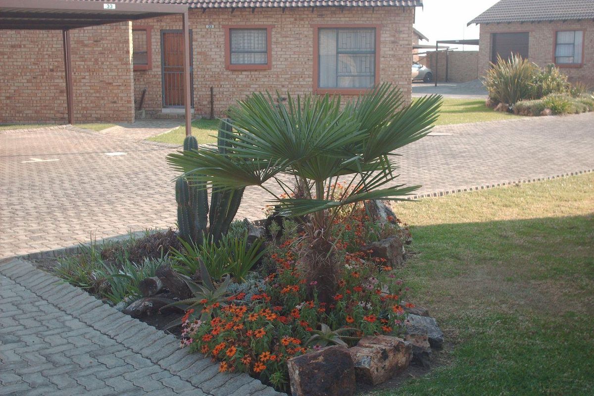 Two Bedroom Townhouse Riversdale Meyerton. - Photo 3