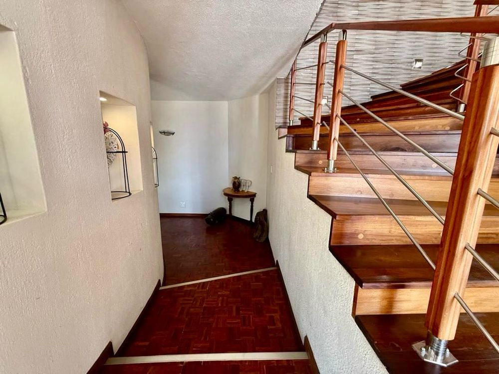 Second floor hallway leading to the lounge