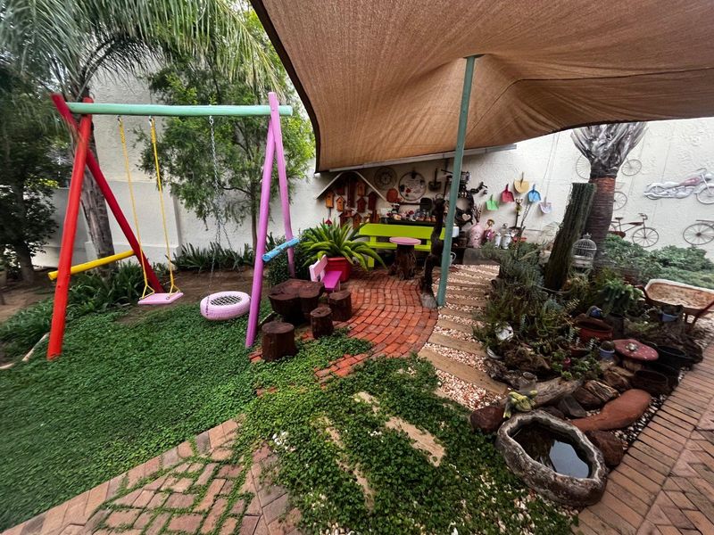 Olympia fairytale house for sale - Photo 6