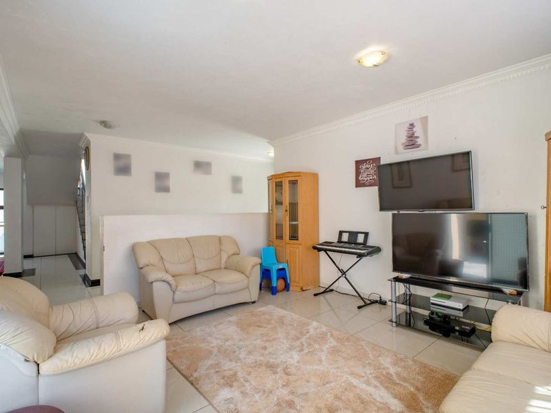 A 4 Bedroom Family Home for Sale in  Stone Ridge Country Estate - Photo 8