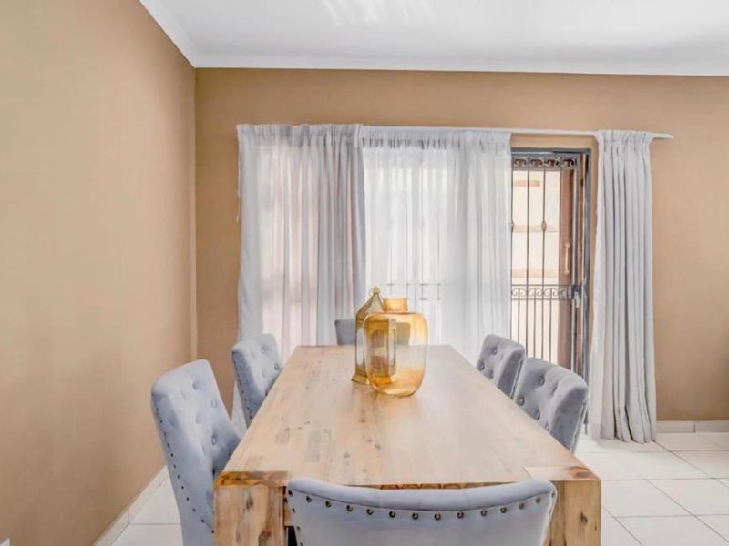 3 Bedroom Family Home in Prima Vista Estate, Mulbarton - Photo 6