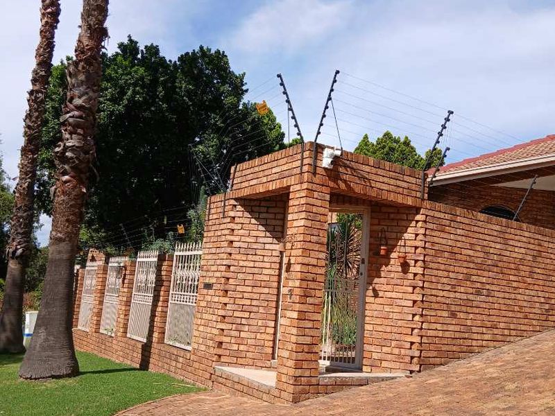 A gem nestled in the heart of Meyersdal - Photo 3