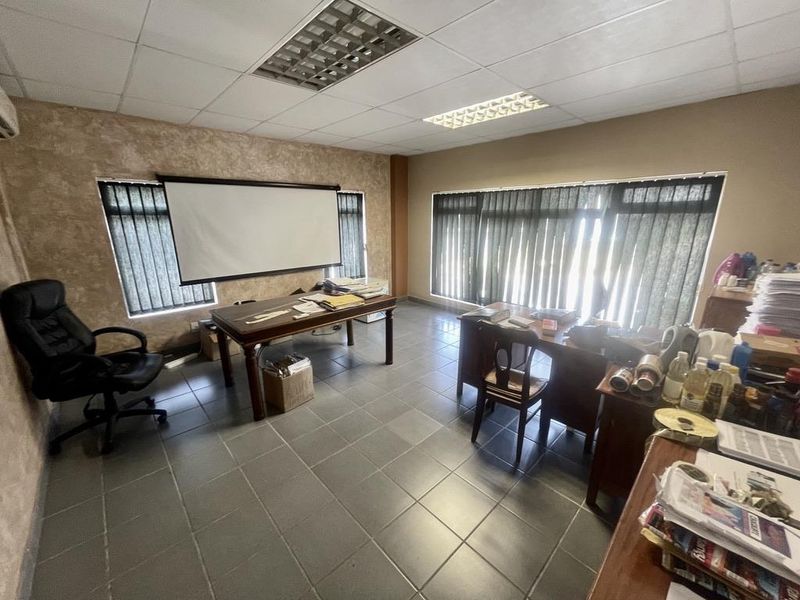 Hendra - Mini Factory / Warehouse To-Let | Red Hill - Photo 10