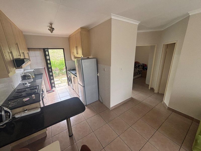 2 Bedroom Unit up for Rent - Photo 10