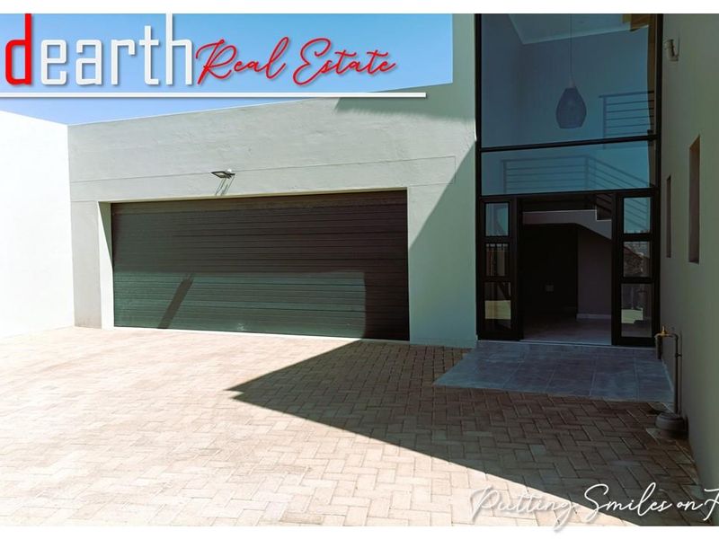 “Elite Family Excellence With Soaring Views” - Photo 5