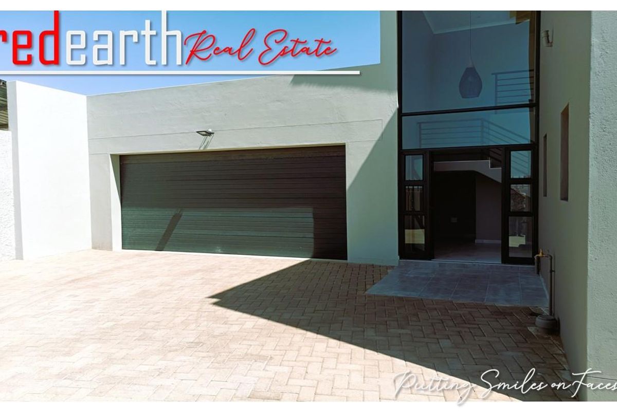 “Elite Family Excellence With Soaring Views” - Photo 5