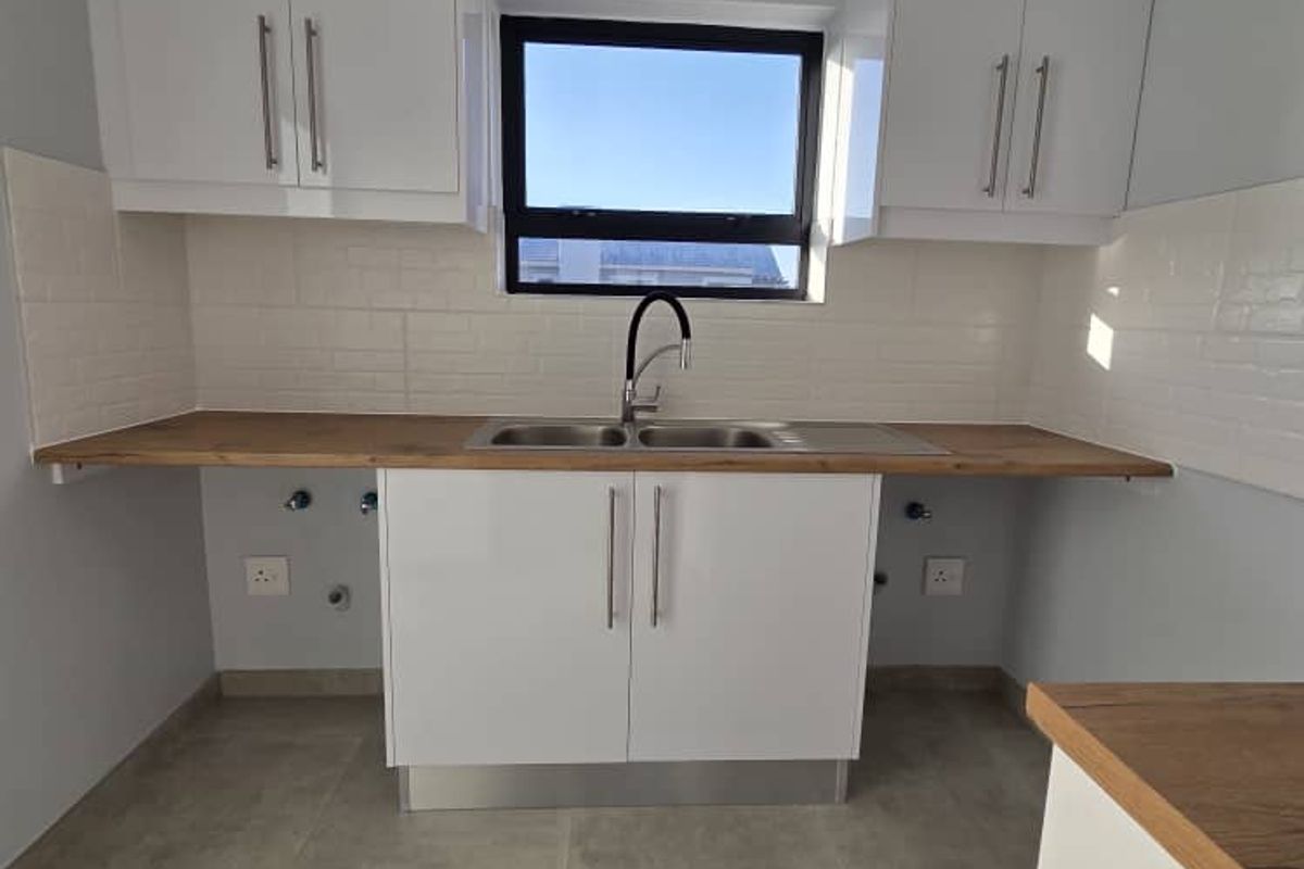 Brand New Three Bedroom Family Home For Sale - Photo 5