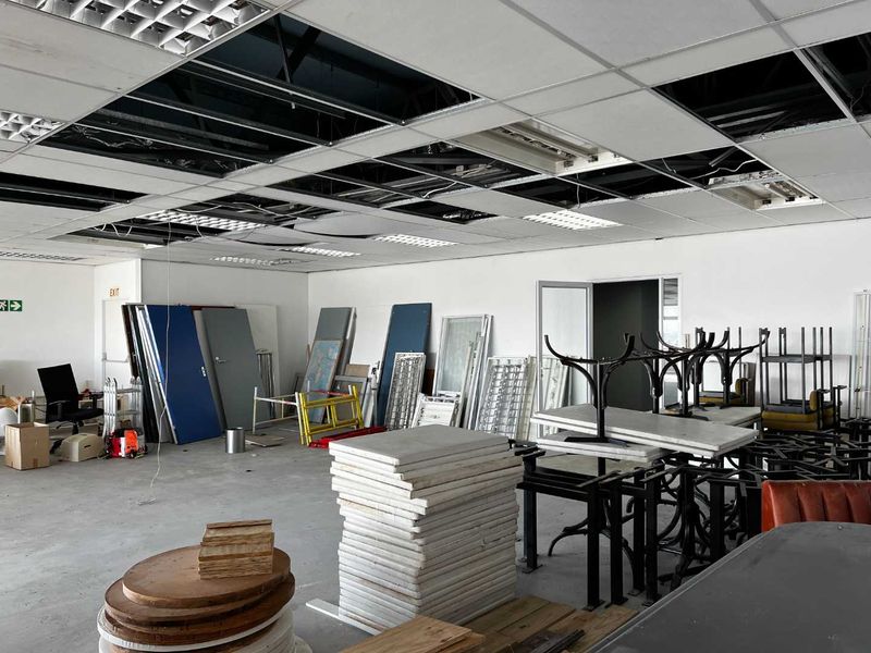 Superb Views & Air Conditioned Offices in Milnerton - Photo 10