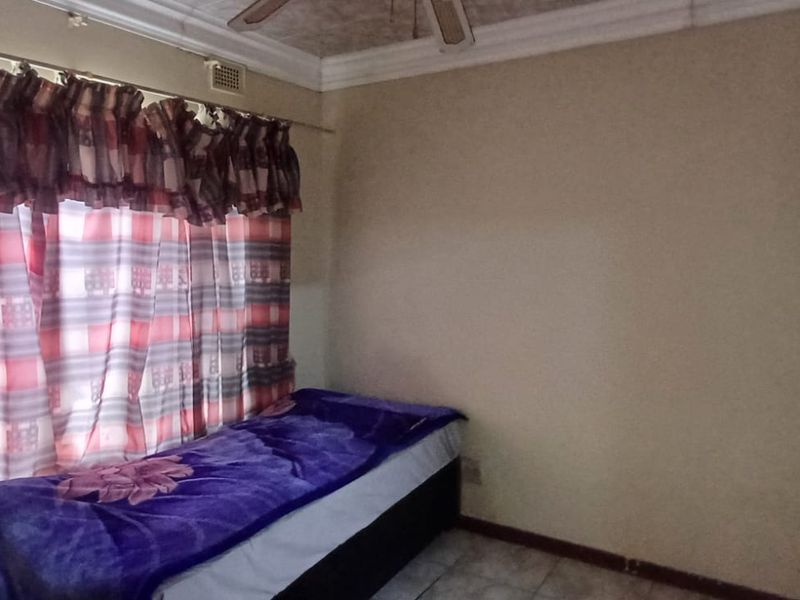 This cozy 3-bedroom home is perfectly located close to Veld en Vlei Primary School - Photo 10