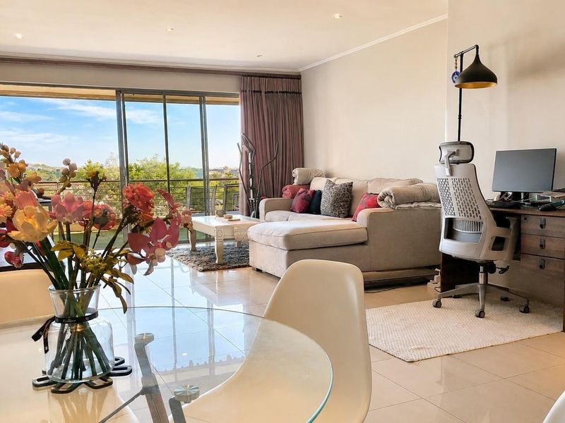 Apartment For Sale in Houghton Estate, Johannesburg - Photo 1